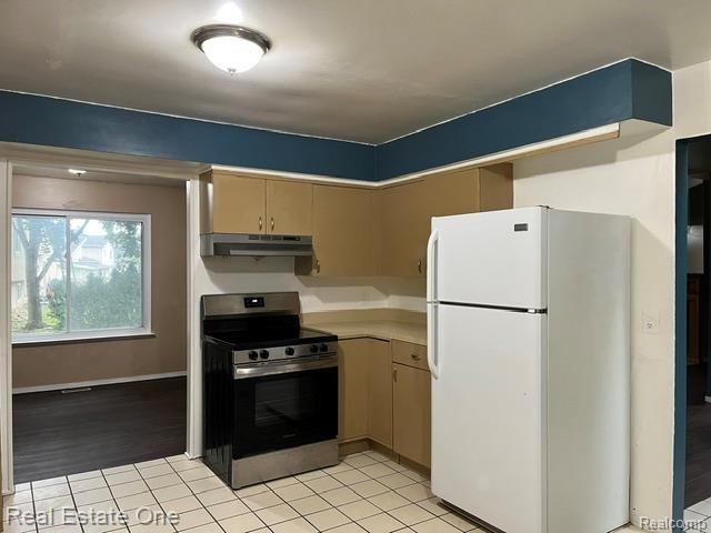 2820 S Commerce Road, Commerce Twp, MI 48390