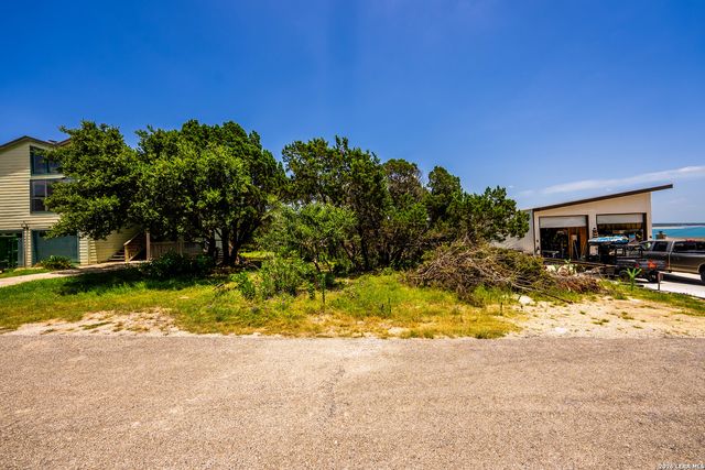 1216 Lakebreeze, Canyon Lake, TX 78133