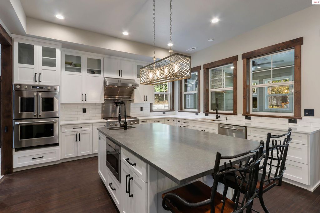 399 Forest Knolls Drive, Sandpoint, ID 83864 photo 11