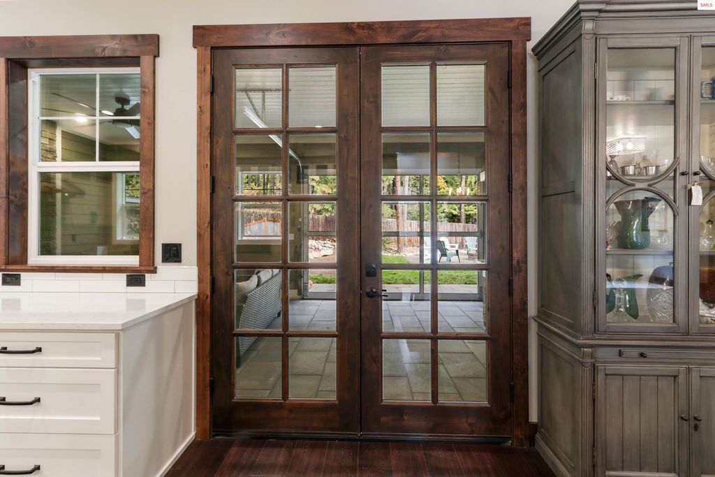 399 Forest Knolls Drive, Sandpoint, ID 83864 photo 18