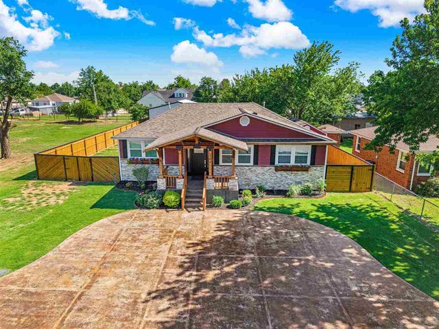 304 W Shields St, Fletcher, OK 73541