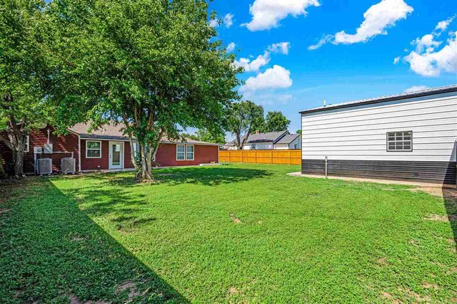 304 W Shields St, Fletcher, OK 73541