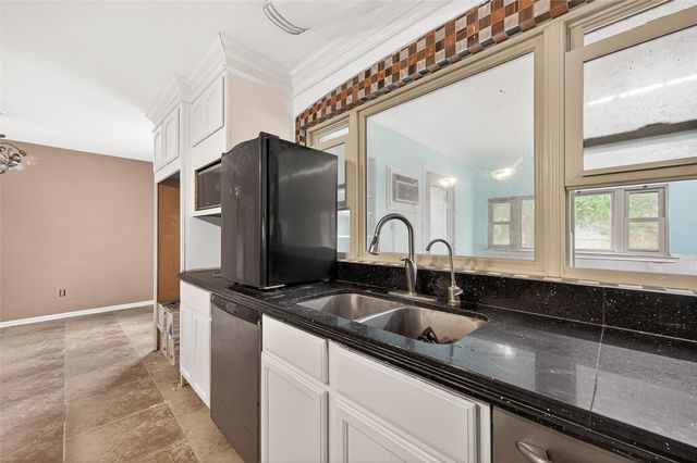 1 Shantilly Lane, Bay City, TX 77414