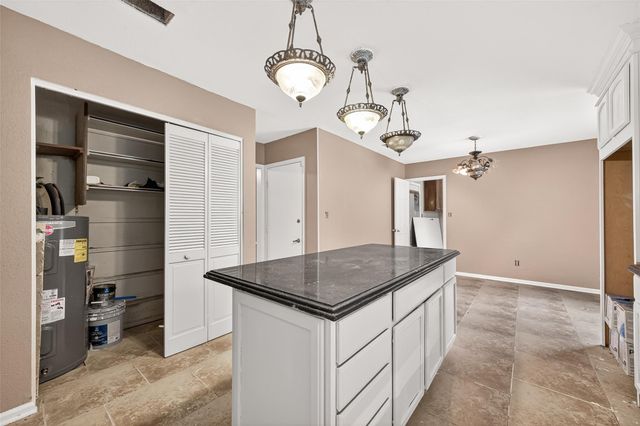 1 Shantilly Lane, Bay City, TX 77414