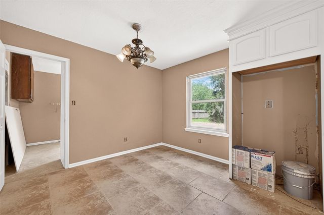 1 Shantilly Lane, Bay City, TX 77414