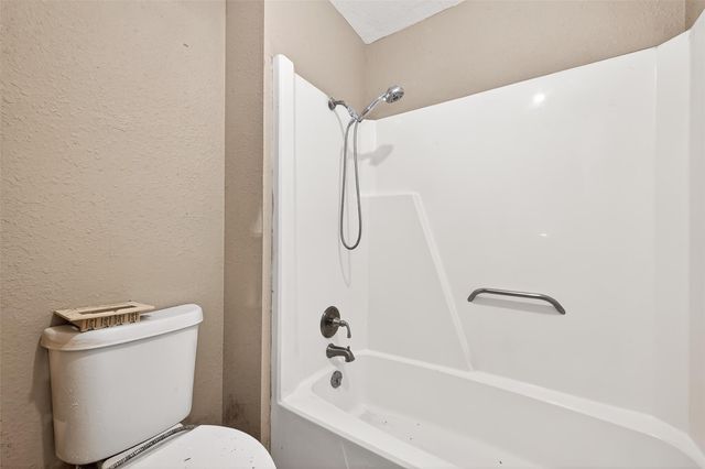 1 Shantilly Lane, Bay City, TX 77414