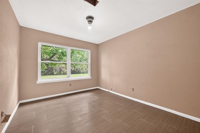 1 Shantilly Lane, Bay City, TX 77414