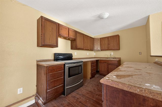 1 Shantilly Lane, Bay City, TX 77414