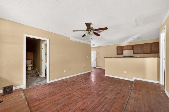 1 Shantilly Lane, Bay City, TX 77414