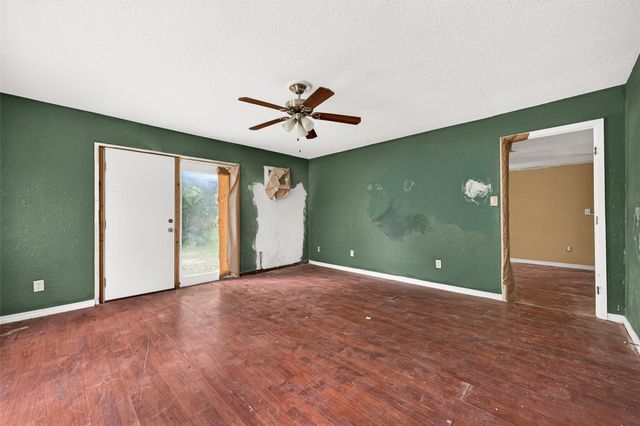 1 Shantilly Lane, Bay City, TX 77414