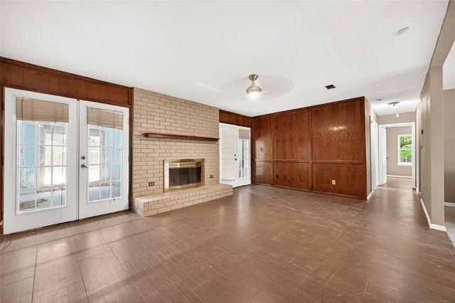 1 Shantilly Lane, Bay City, TX 77414