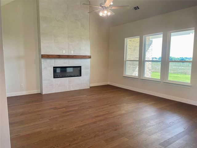 221 Marie Lane, Waxahachie, TX 75167