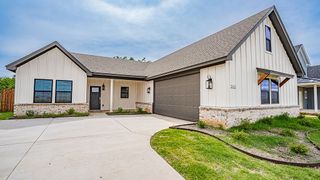 2112 Salina Circle, Granbury, TX 76048