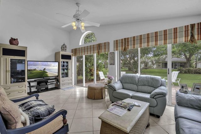 5707 Swaying Palm Lane, Boynton Beach, FL 33437