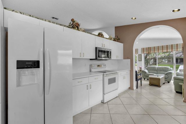 5707 Swaying Palm Lane, Boynton Beach, FL 33437