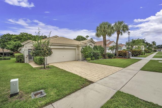 5707 Swaying Palm Lane, Boynton Beach, FL 33437