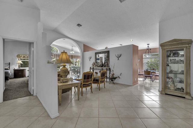 5707 Swaying Palm Lane, Boynton Beach, FL 33437