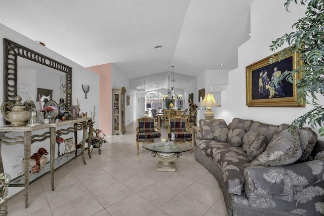 5707 Swaying Palm Lane, Boynton Beach, FL 33437