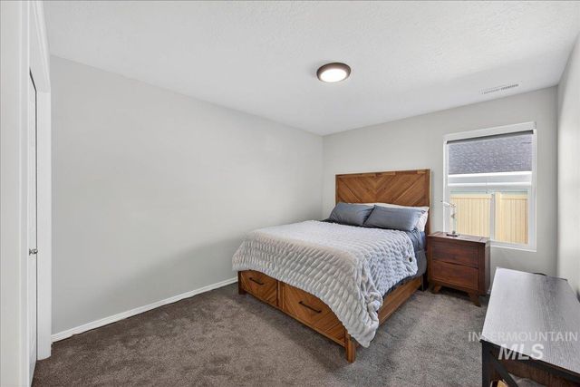 4136 E White Plains St, Nampa, ID 83686