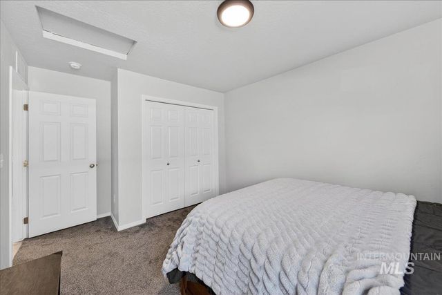 4136 E White Plains St, Nampa, ID 83686