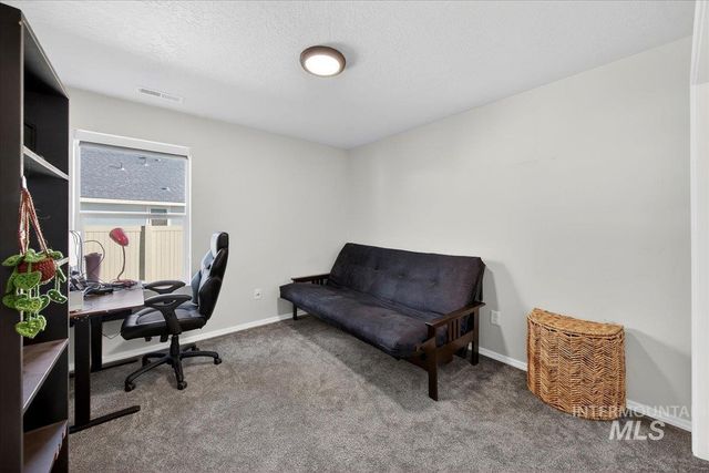 4136 E White Plains St, Nampa, ID 83686