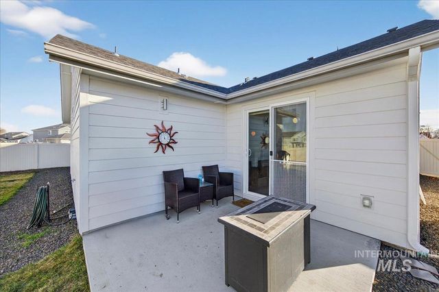 4136 E White Plains St, Nampa, ID 83686