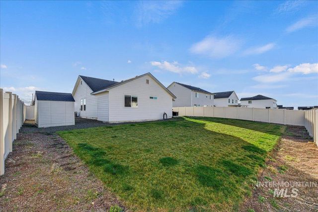 4136 E White Plains St, Nampa, ID 83686