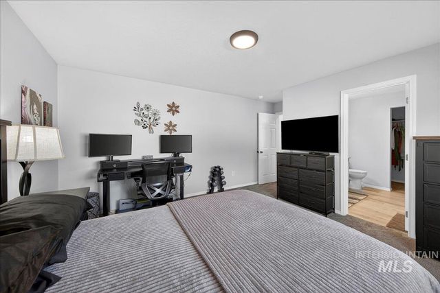 4136 E White Plains St, Nampa, ID 83686