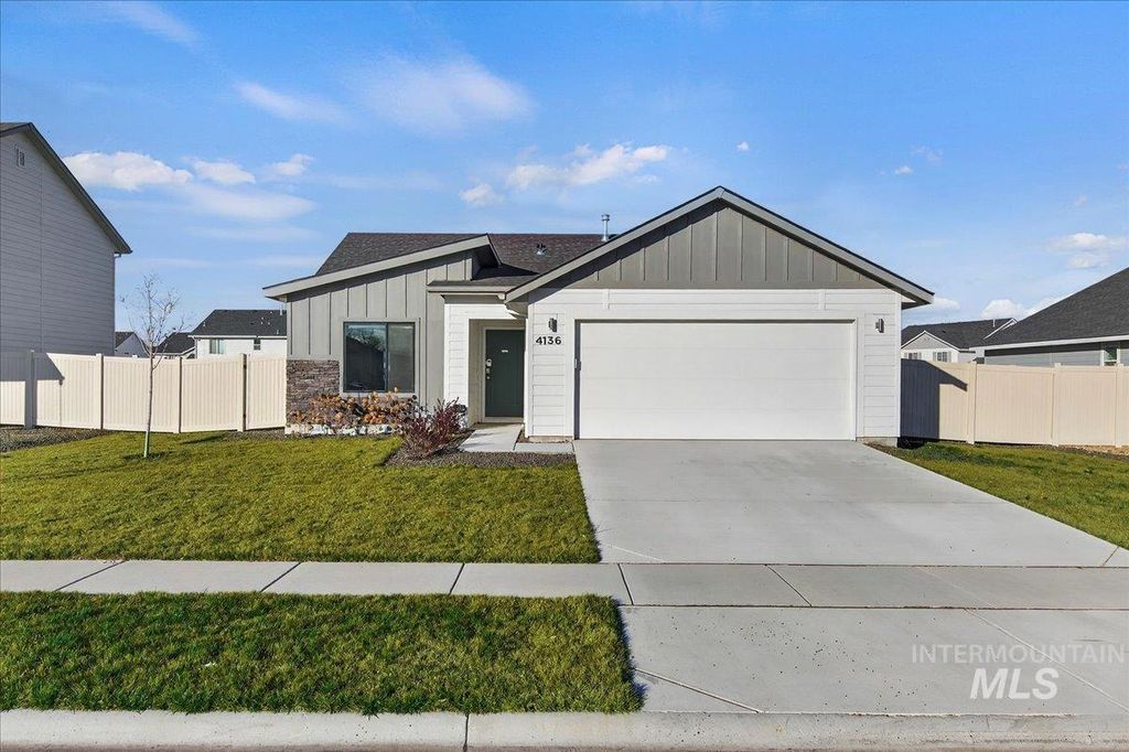 4136 E White Plains St, Nampa, ID 83686