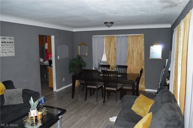 18206 Kares Avenue, Cleveland, OH 44122