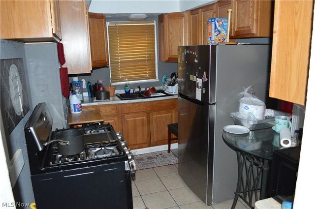 18206 Kares Avenue, Cleveland, OH 44122