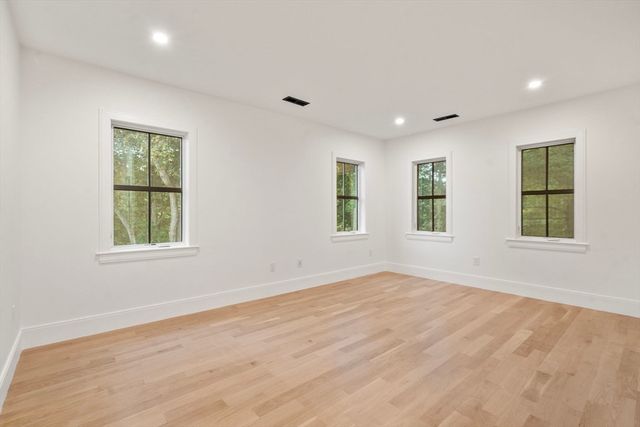 365 Worcester St, Wellesley, MA 02481