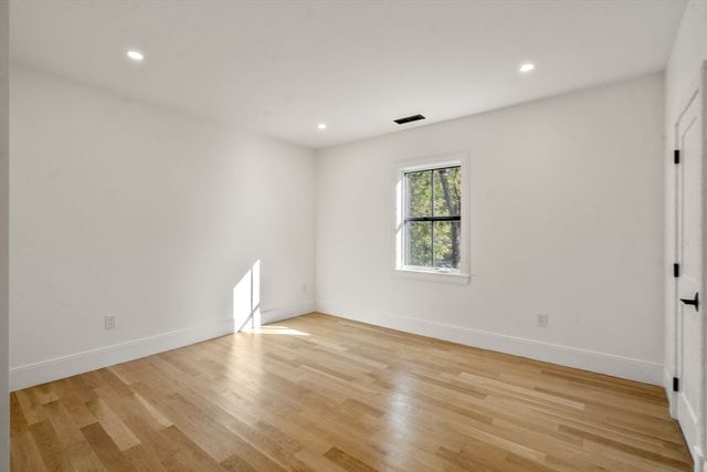 365 Worcester St, Wellesley, MA 02481