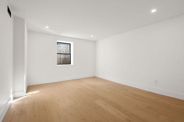 365 Worcester St, Wellesley, MA 02481