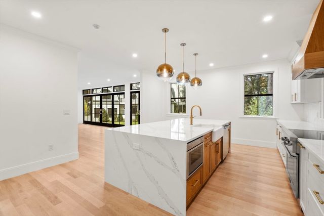 365 Worcester St, Wellesley, MA 02481