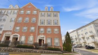 2483 EASTBOURNE DR, Woodbridge, VA 22191