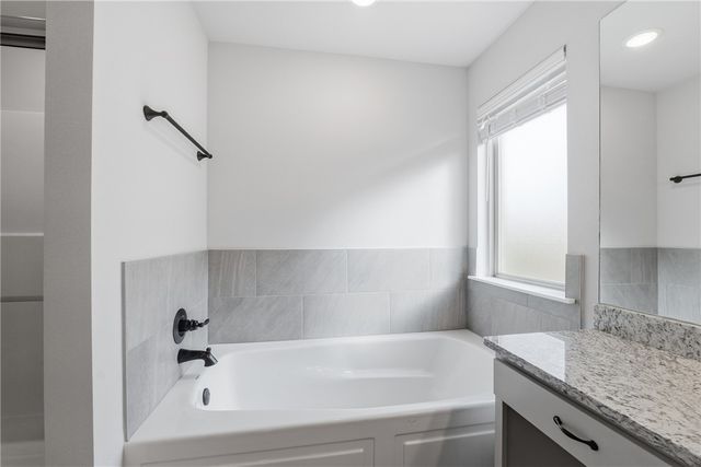 2251 S Magnificent Loop, Fayetteville, AR 72701