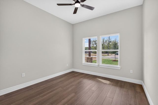 602 Crenshaw Street, Terrell, TX 75160