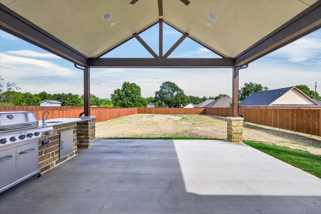 602 Crenshaw Street, Terrell, TX 75160