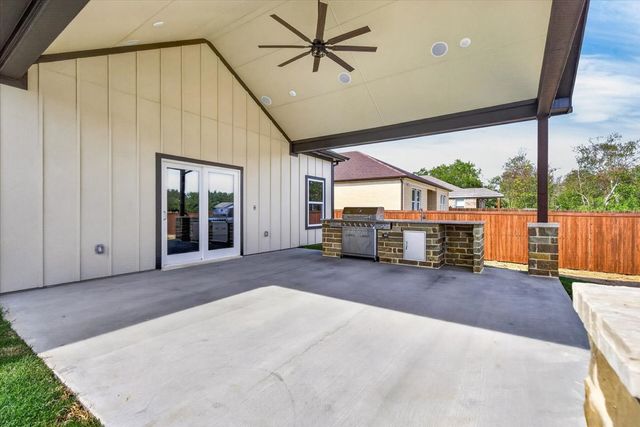 602 Crenshaw Street, Terrell, TX 75160