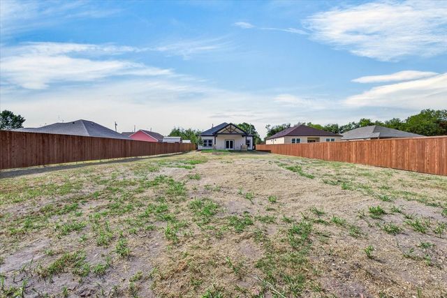 602 Crenshaw Street, Terrell, TX 75160
