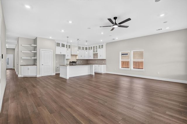 602 Crenshaw Street, Terrell, TX 75160