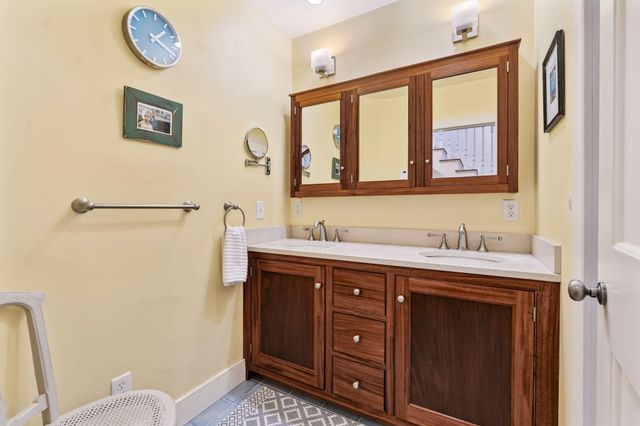 16 Olcott Road, Norwich, VT 05055