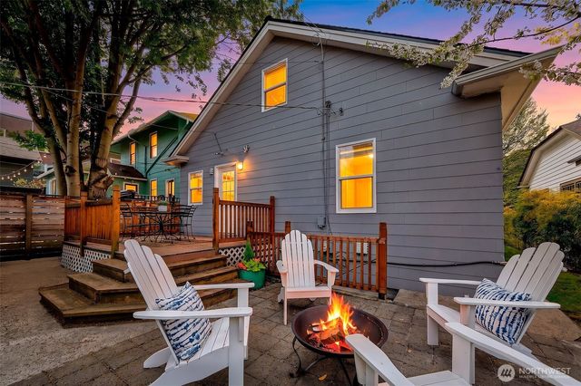 954 19th Avenue E, Seattle, WA 98112