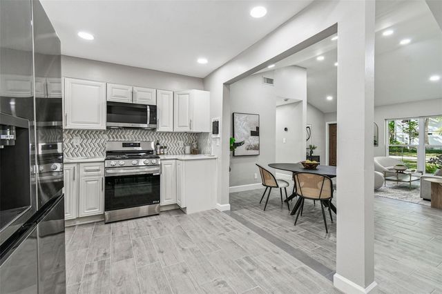 2 S TREASURE DRIVE, Tampa, FL 33609