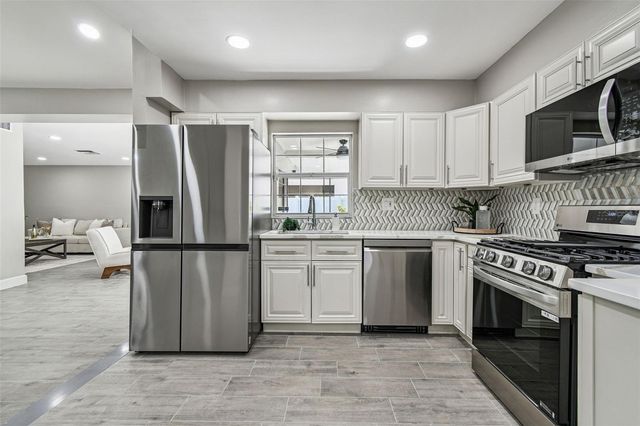 2 S TREASURE DRIVE, Tampa, FL 33609