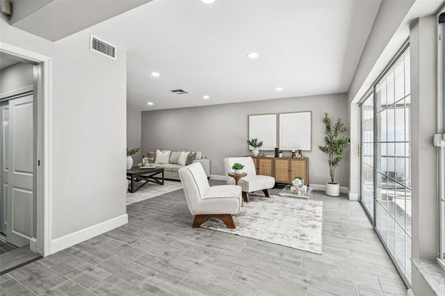 2 S TREASURE DRIVE, Tampa, FL 33609