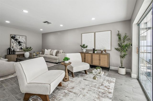 2 S TREASURE DRIVE, Tampa, FL 33609