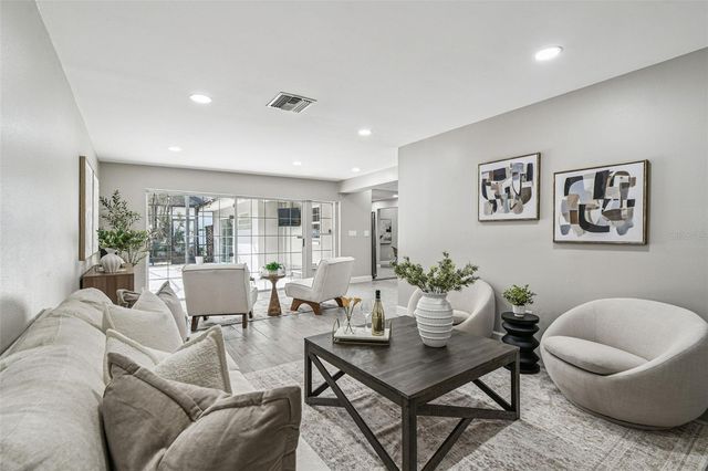 2 S TREASURE DRIVE, Tampa, FL 33609