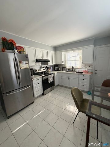 22 Irving Place, Danbury, CT 06810